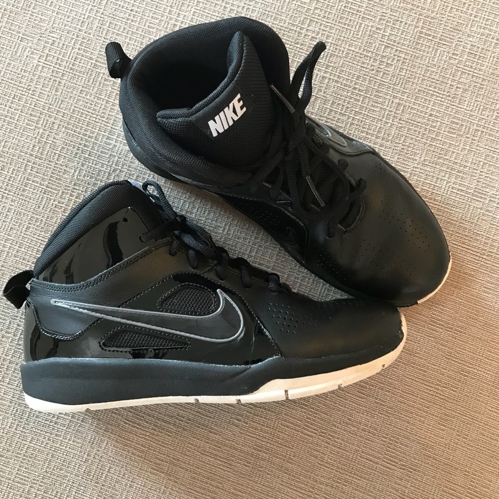 EUC NIKE HIGH TOPS -6 youth